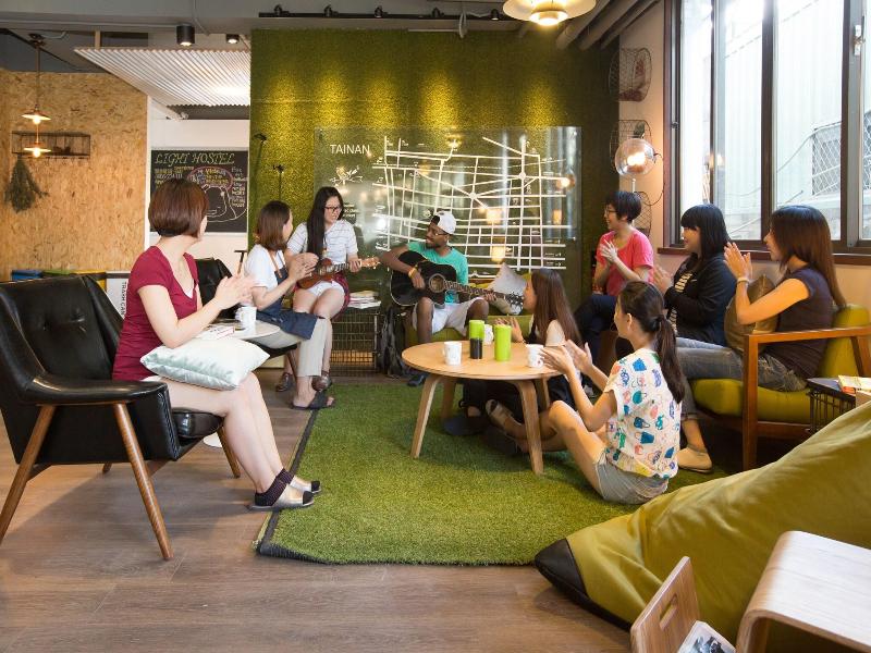 LIGHT HOSTEL TAINAN image