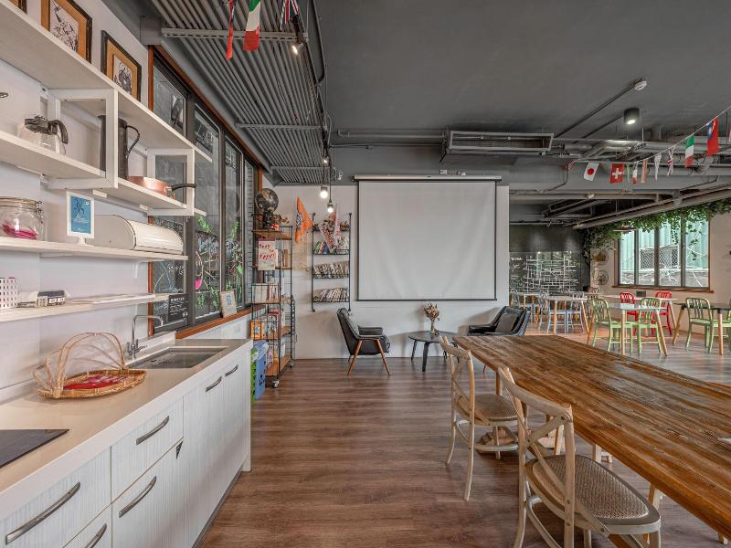 LIGHT HOSTEL TAINAN image