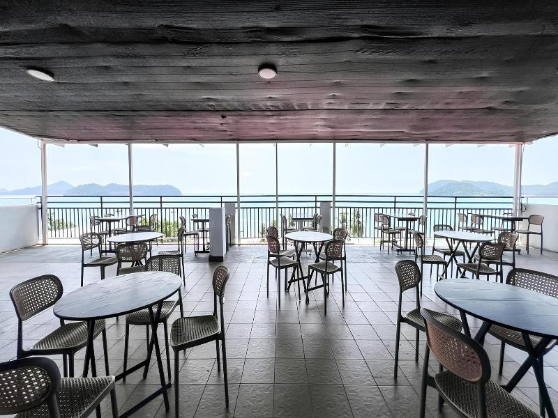 Royal Agate Beach Resort