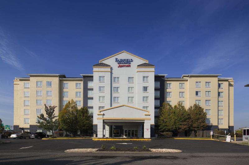 Hotel Fairfield Inn Suites Newark Liberty International