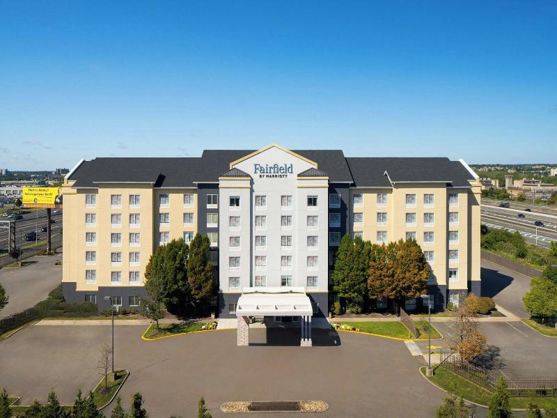 Fairfield Inn Suites Newark Liberty International image
