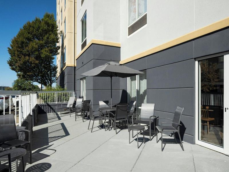 Fairfield Inn Suites Newark Liberty International image