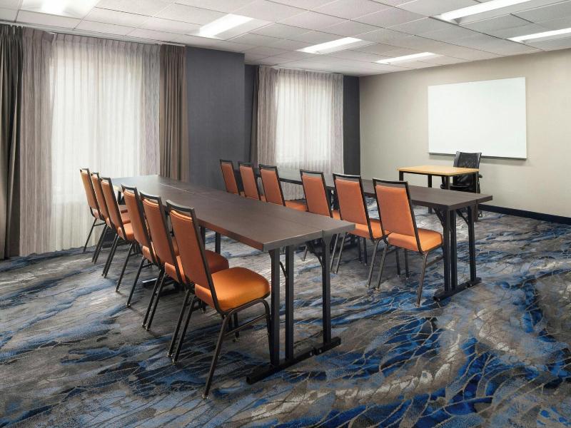 Fairfield Inn Suites Newark Liberty International image