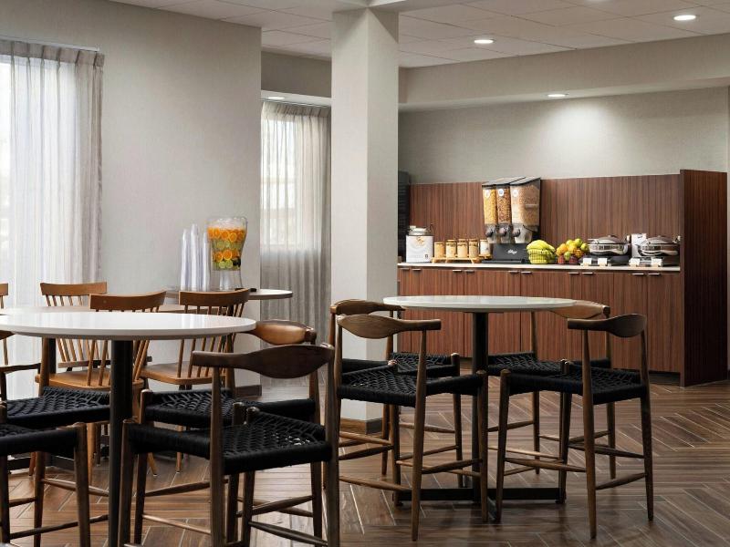 Fairfield Inn Suites Newark Liberty International image