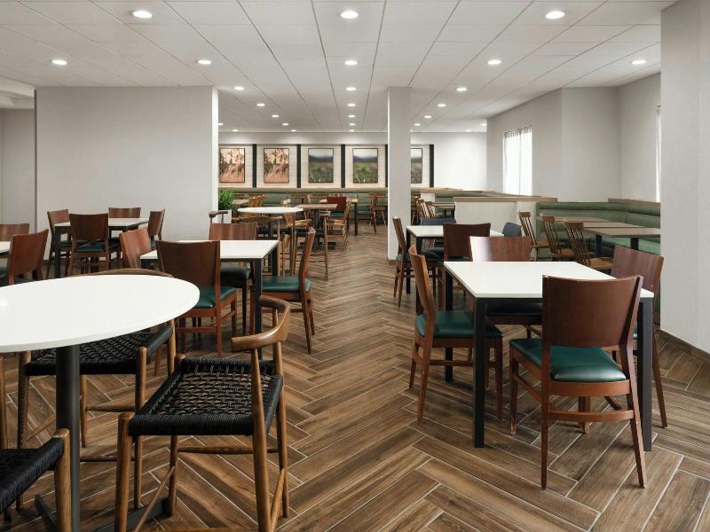 Fairfield Inn Suites Newark Liberty International image