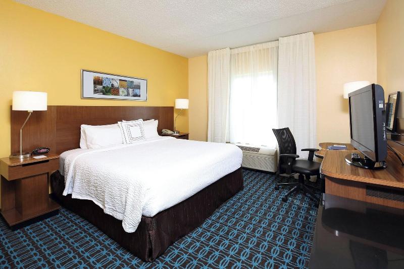 Fairfield Inn Suites Newark Liberty International image