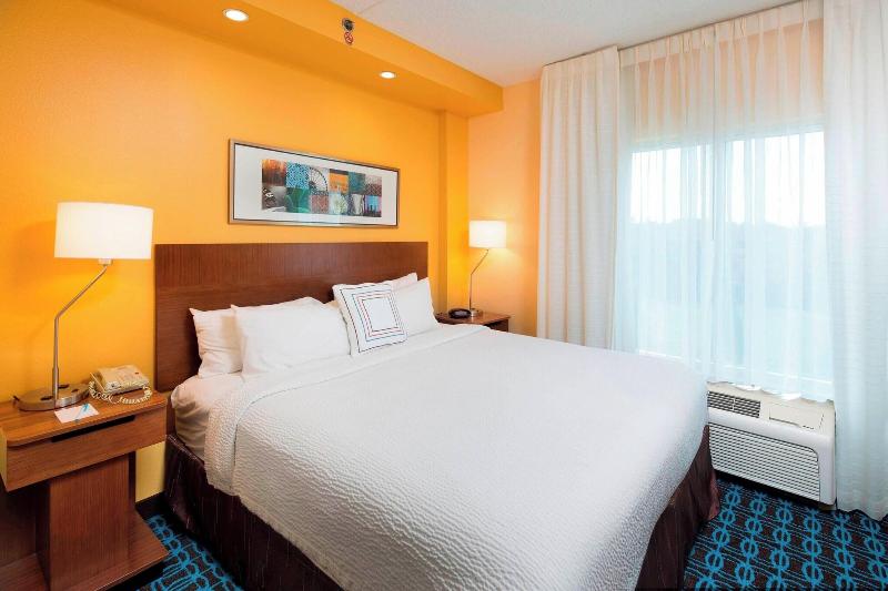 Fairfield Inn Suites Newark Liberty International image