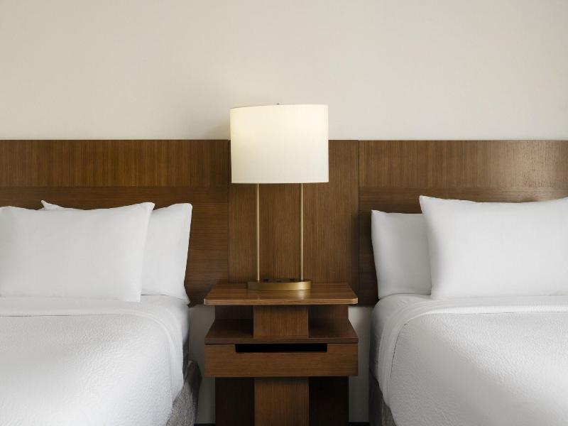 Fairfield Inn Suites Newark Liberty International image