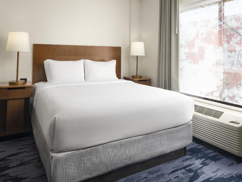 Fairfield Inn Suites Newark Liberty International image