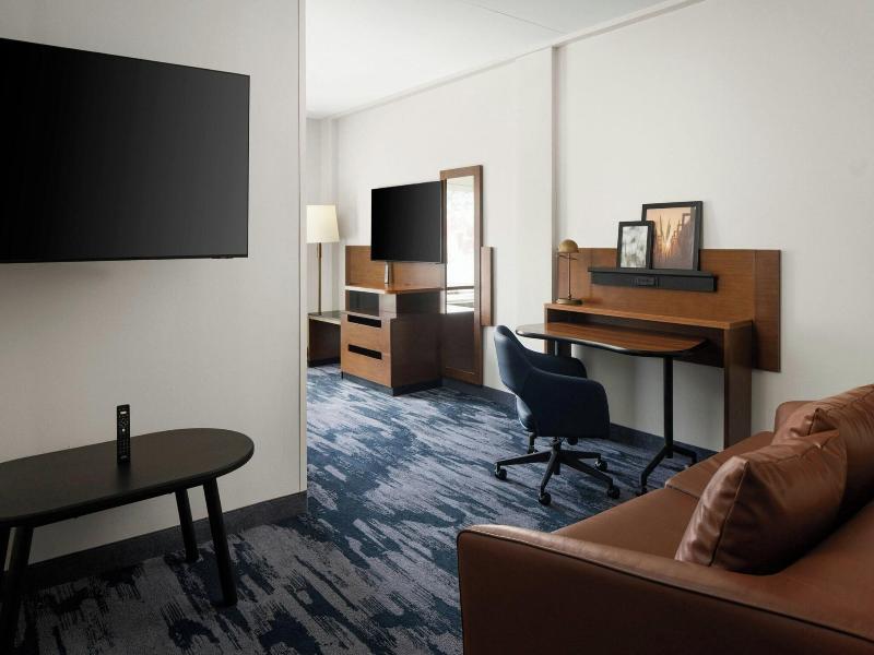 Fairfield Inn Suites Newark Liberty International image