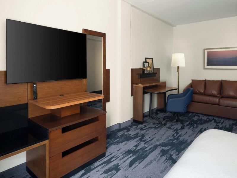 Fairfield Inn Suites Newark Liberty International image