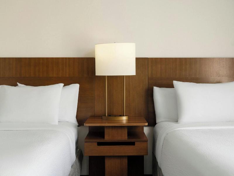 Fairfield Inn Suites Newark Liberty International image