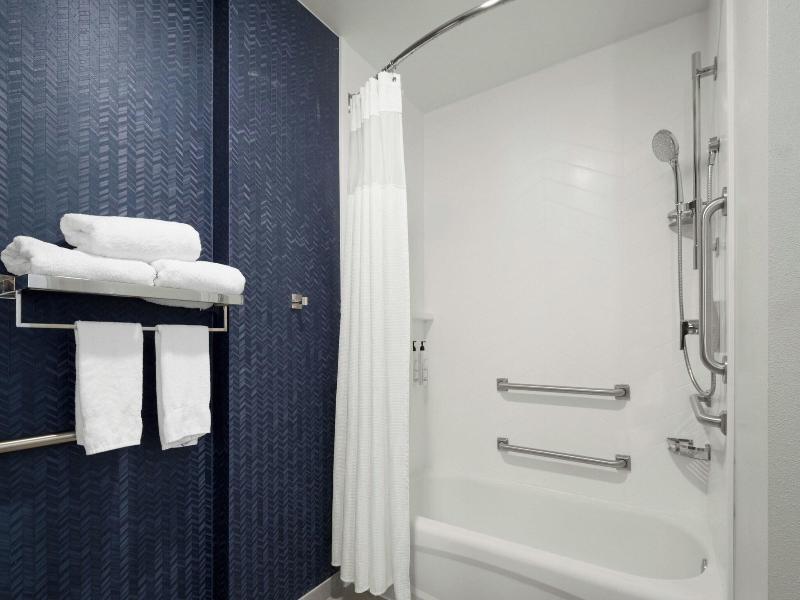 Fairfield Inn Suites Newark Liberty International image