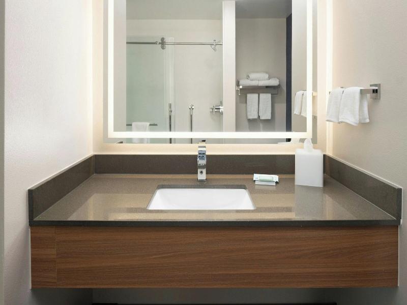 Fairfield Inn Suites Newark Liberty International image