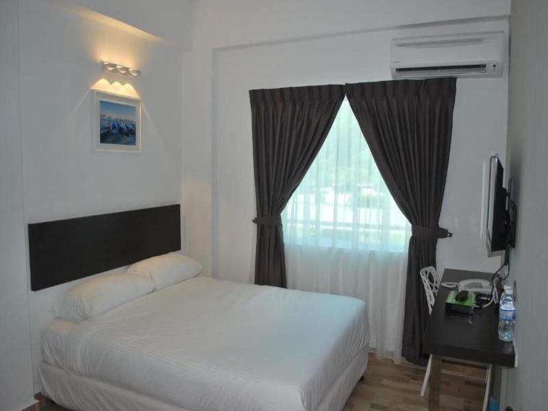 Apple Inn Hotel image