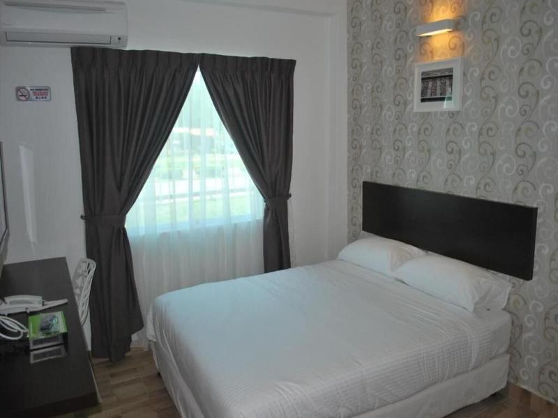 Apple Inn Hotel image