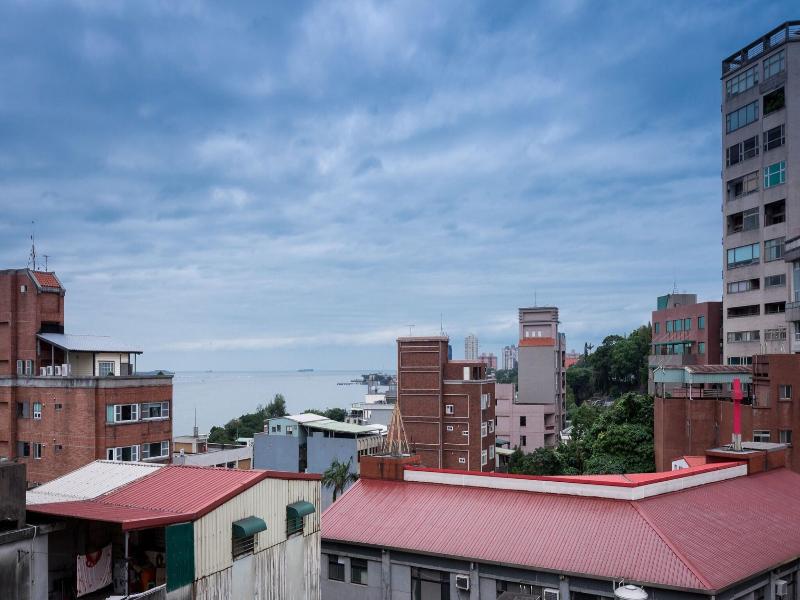 Taipei Travelers International Hostel image