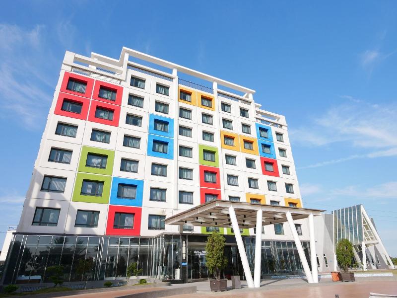 L'arc Hotel image