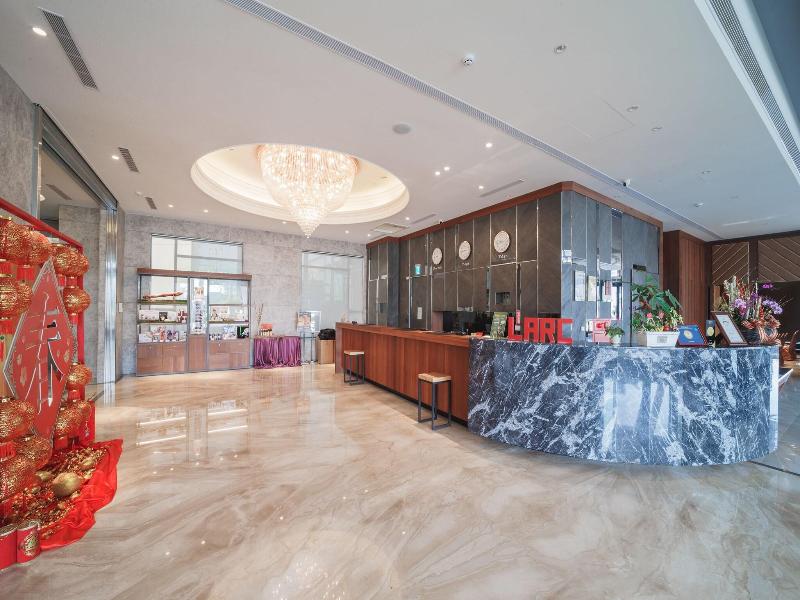 L'arc Hotel image