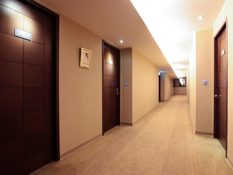 L'arc Hotel image