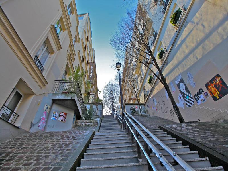 Caulaincourt Square Boutique Hostel image