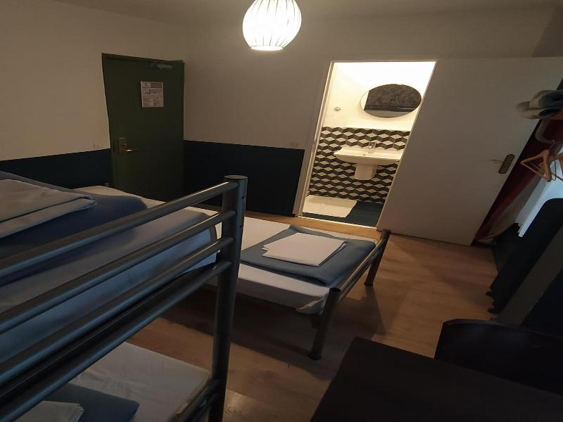 Caulaincourt Square Boutique Hostel image