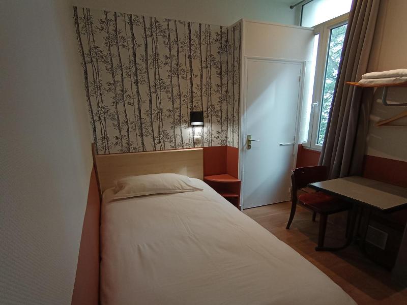 Caulaincourt Square Boutique Hostel image