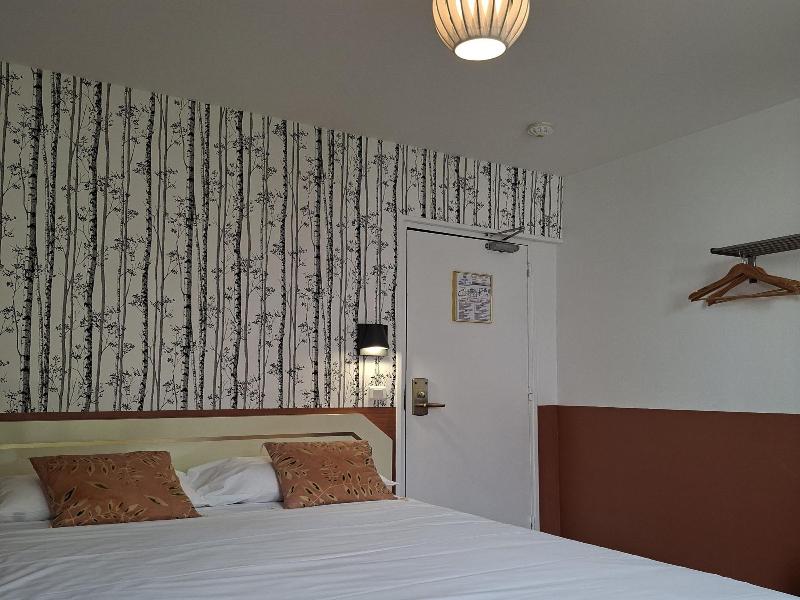 Caulaincourt Square Boutique Hostel image