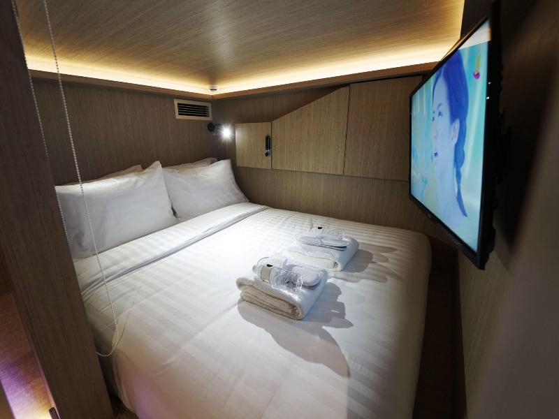 Cube Boutique Capsule Hotel @ Kampong Glam image