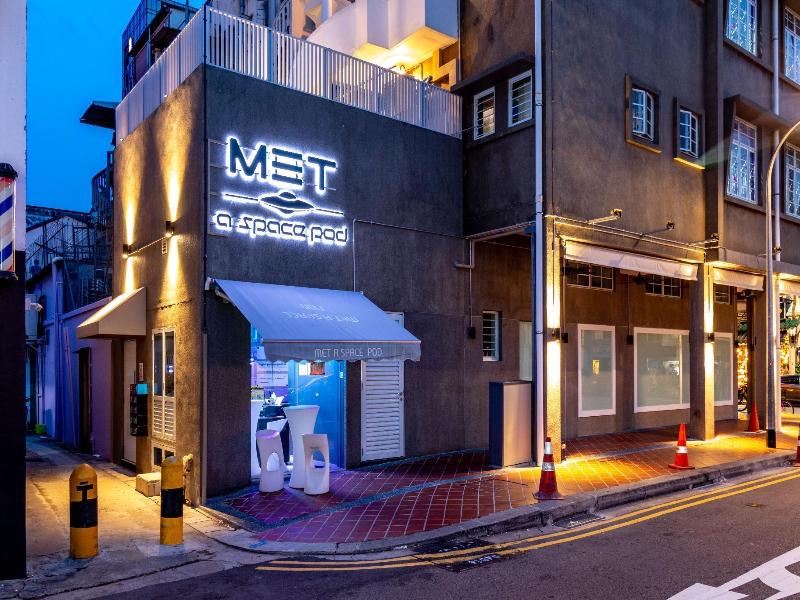 MET A Space Pod @ Arab Street image