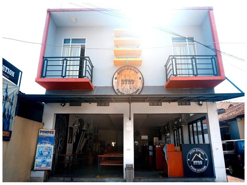 Budi House Food Station