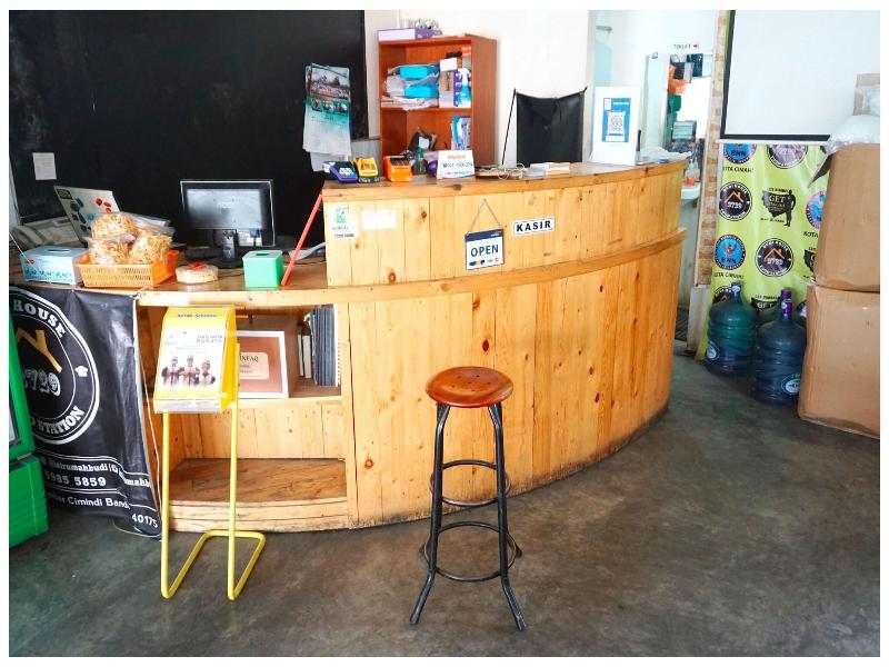 Budi House Food Station