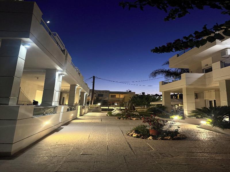 Sirena Apartments image