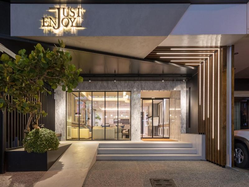 Just Enjoy Business Hotel image