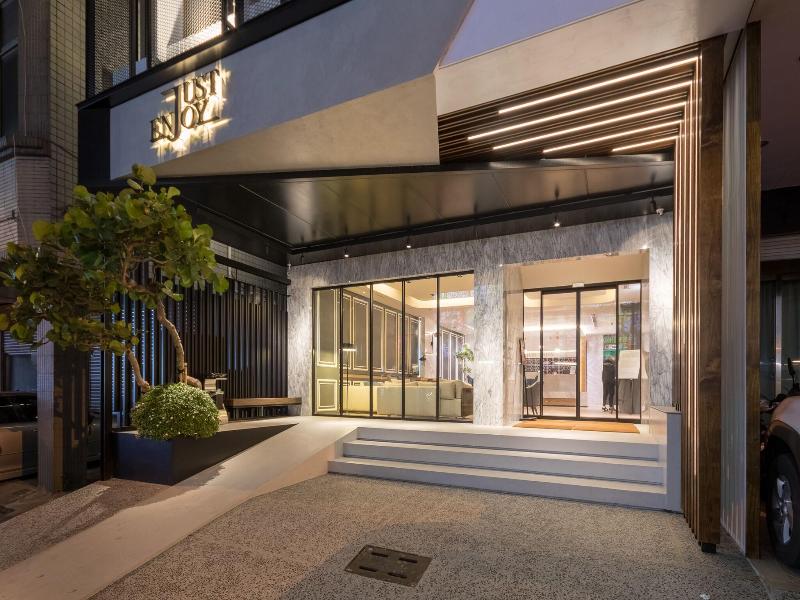 Just Enjoy Business Hotel image