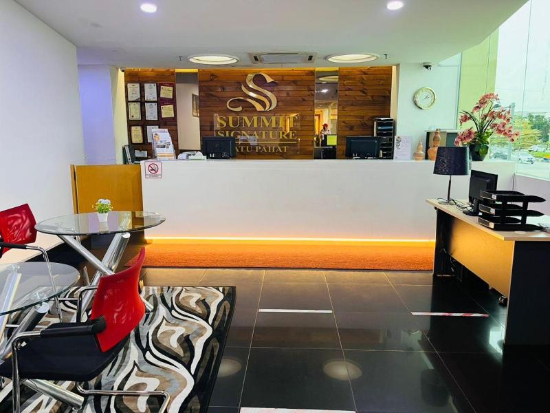 Summit Signature Hotel Batu Pahat image