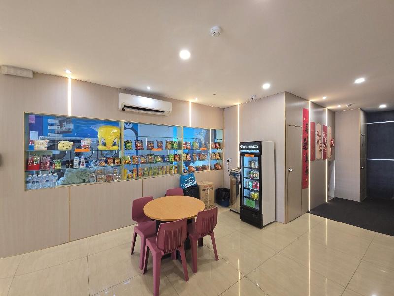 One Point Hotel King Centre image