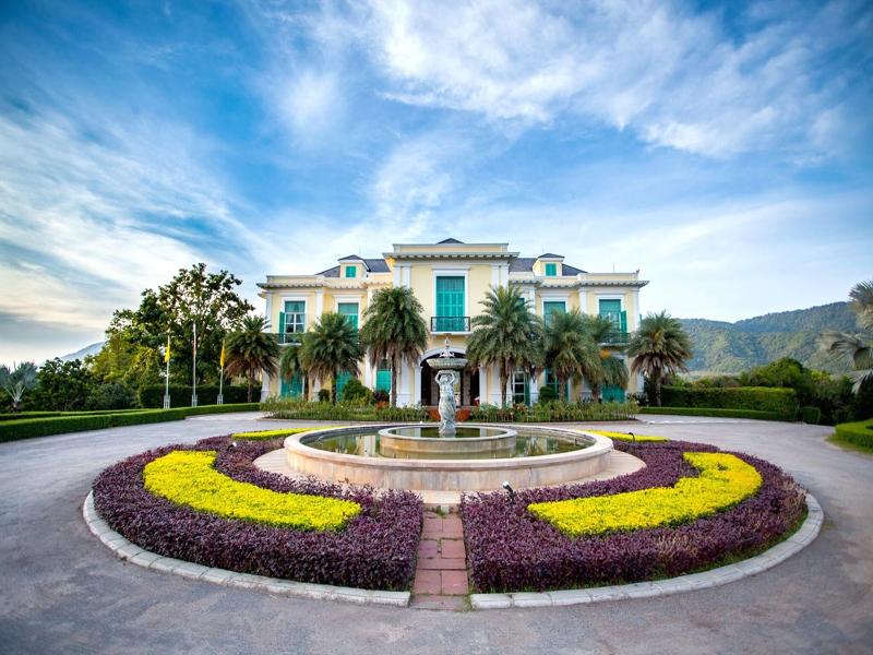 Chateau De Khaoyai Hotel Resort