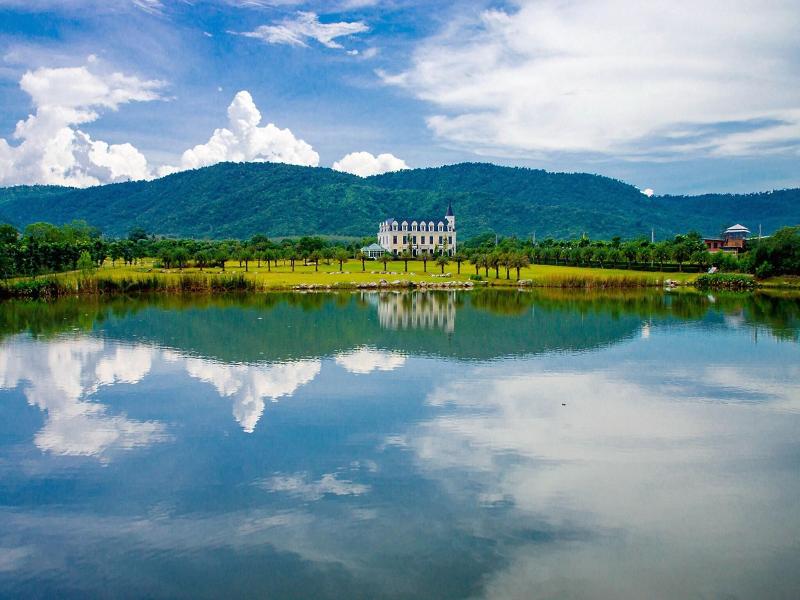 Chateau De Khaoyai Hotel Resort