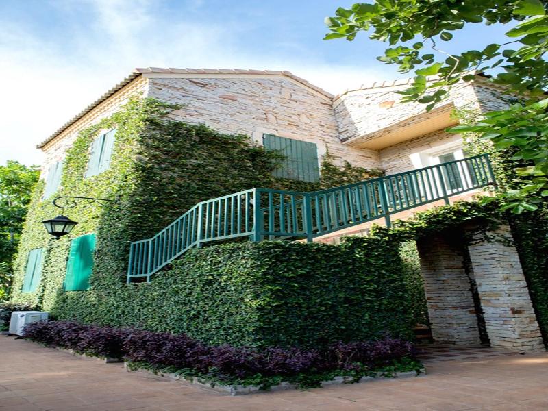 Chateau De Khaoyai Hotel Resort