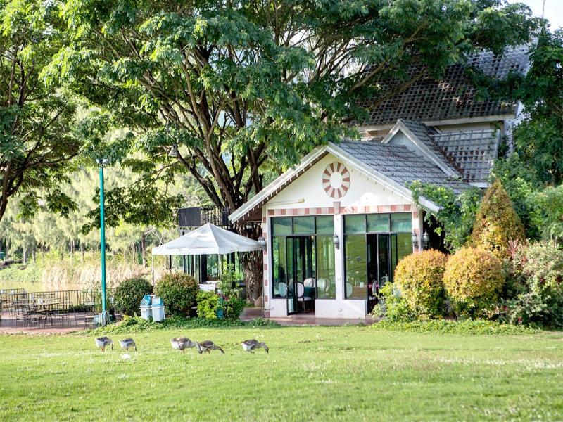 Chateau De Khaoyai Hotel Resort