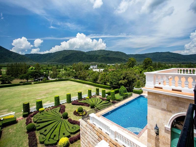 Chateau De Khaoyai Hotel Resort