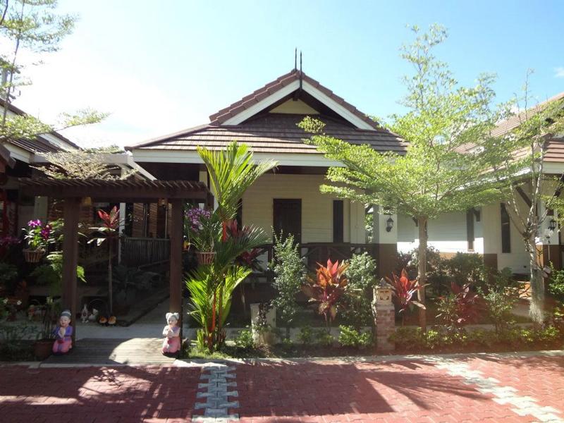 Baan Soontree Hotel