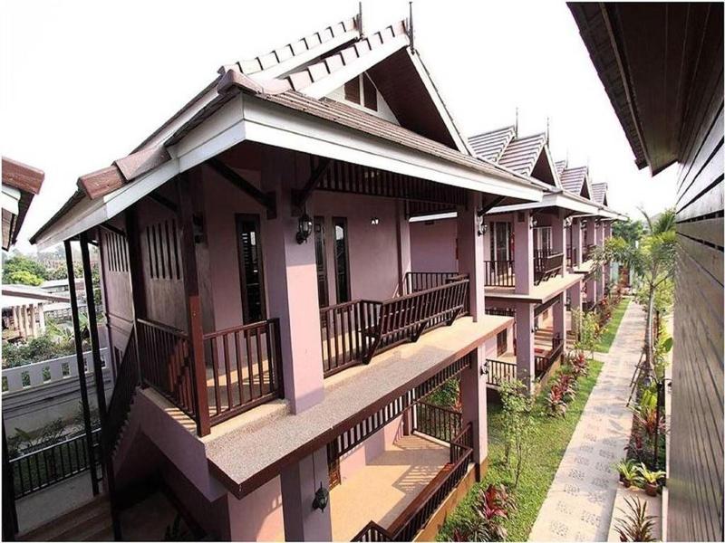 Baan Soontree Hotel