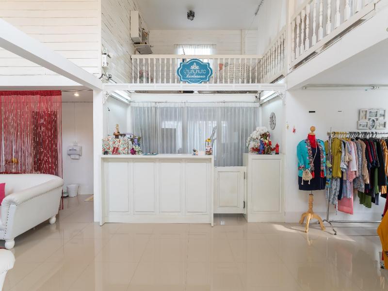 Banlomnow Hotel image