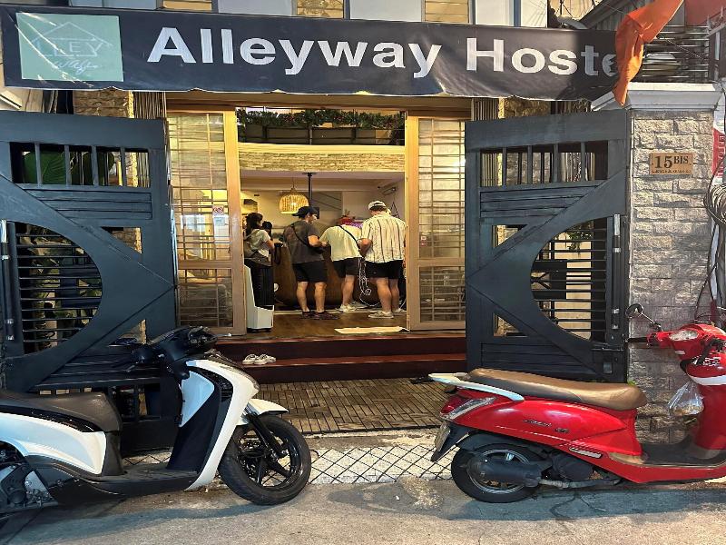 Alleyway Hostel image