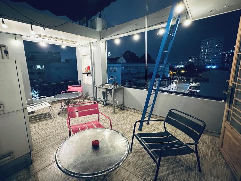 Alleyway Hostel image