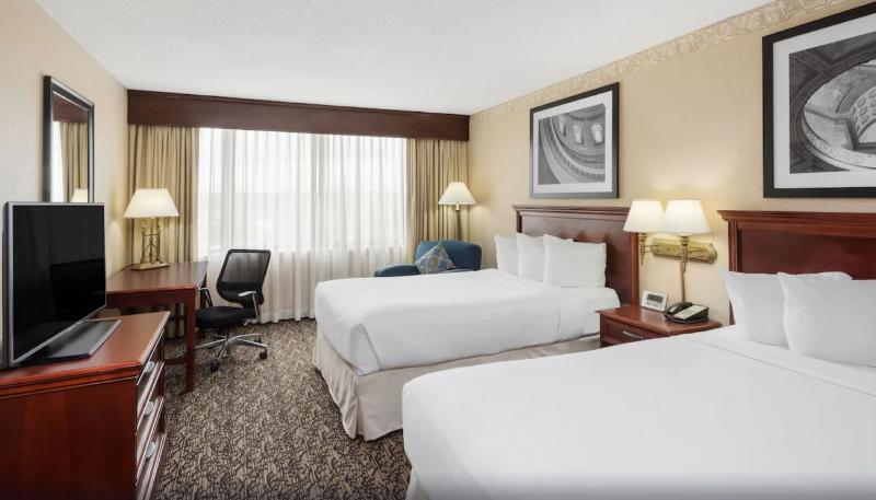 Capitol Plaza Hotel Jefferson City image