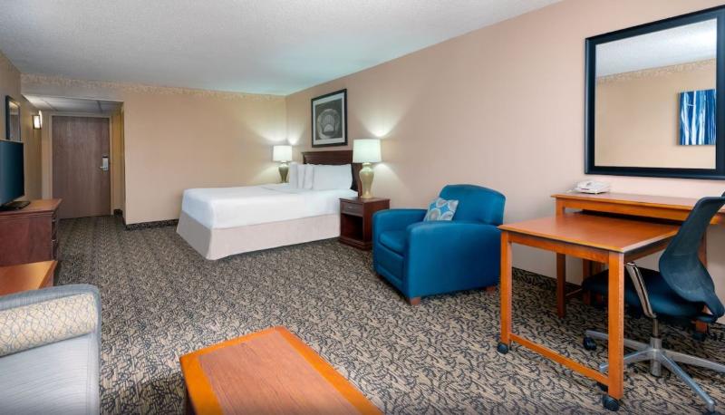 Capitol Plaza Hotel Jefferson City image