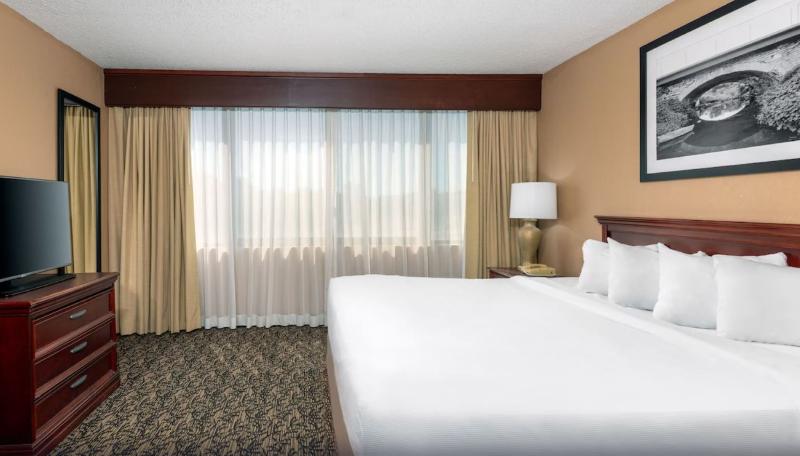 Capitol Plaza Hotel Jefferson City image
